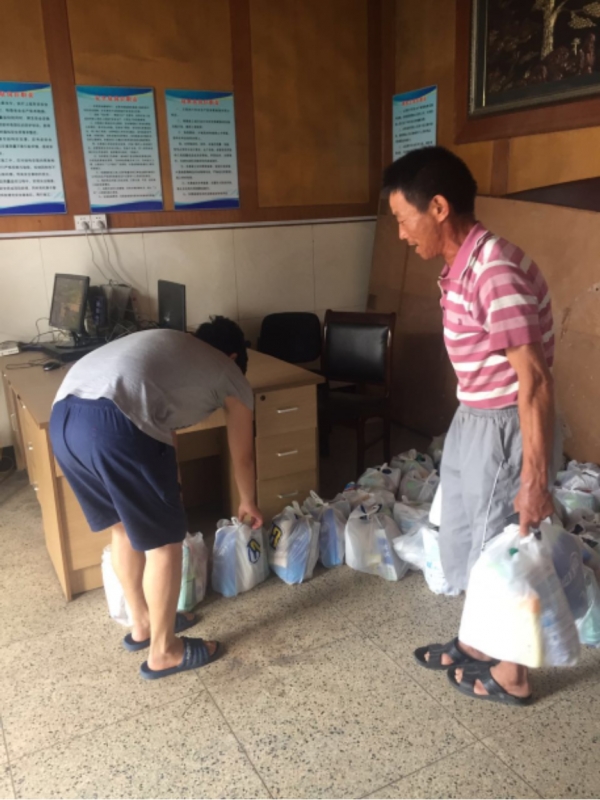 三伏高温送清凉  致敬一线华体会网页版人
